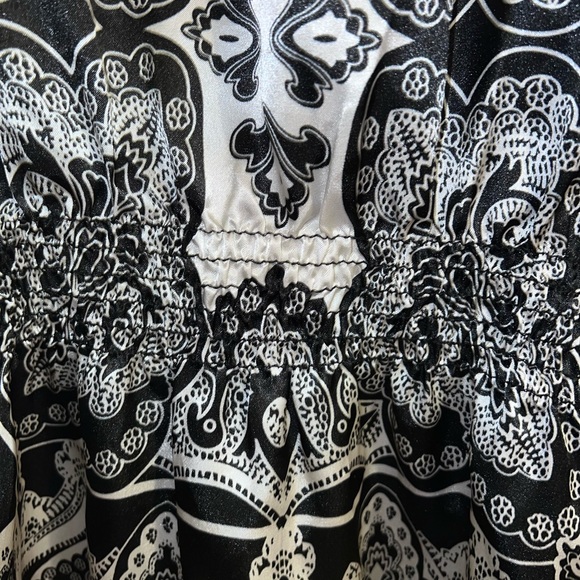 Speechless Satin bandana style peplum top - Picture 6 of 7